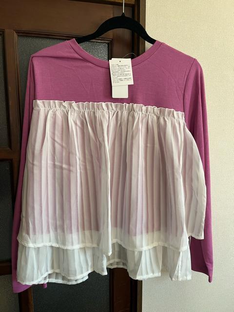 3Lサイズ!新品タグ付き!エレガントに!可愛い!Tシャツ素材!胸下and裾!シフォンで、ふわり!長袖Tシャツ素材カットソー! < 女性ファッション  3Lサイズ!新品タグ付き!エレガントに!可愛い!Tシャツ素材!胸下and裾!シフォンで、ふわり!長袖Tシャツ素材カットソー! < 女性ファッションの