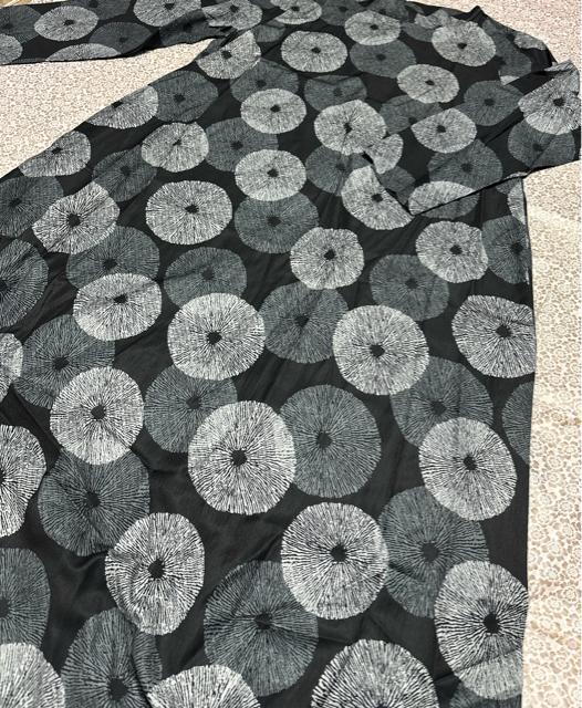 ロング丈 ワンピース ドット模様 長袖 ダークグレー 大きいサイズ < 女性ファッション ロング丈 ワンピース ドット模様 長袖 ダークグレー 大きいサイズ < 女性ファッションの