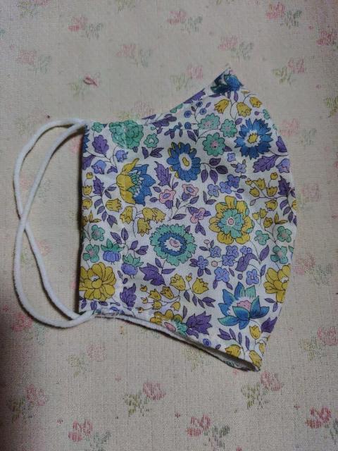 【送料無料】ハンドメイド 大人用マスク 小さめ リバティ柄 < 女性ファッション 【送料無料】ハンドメイド 大人用マスク 小さめ リバティ柄 < 女性ファッションの