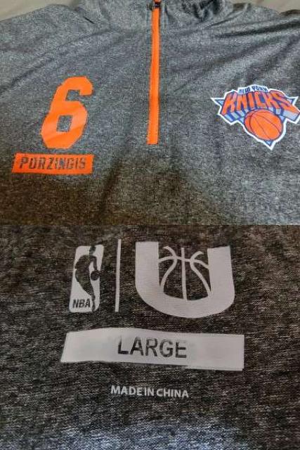 【NY Knicks】ポルジンギス ジップ式ロングTOPS US L < レジャー/スポーツ  【NY Knicks】ポルジンギス ジップ式ロングTOPS US L < レジャー/スポーツの