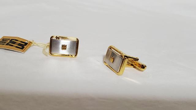 正規 ダックス エンブレムロゴ コンビブロックカフス L メタルバイカラー オープンラインカフリンクス Wスクエアボタン < ブランド  正規 ダックス エンブレムロゴ コンビブロックカフス L メタルバイカラー オープンラインカフリンクス Wスクエアボタン < ブランドの