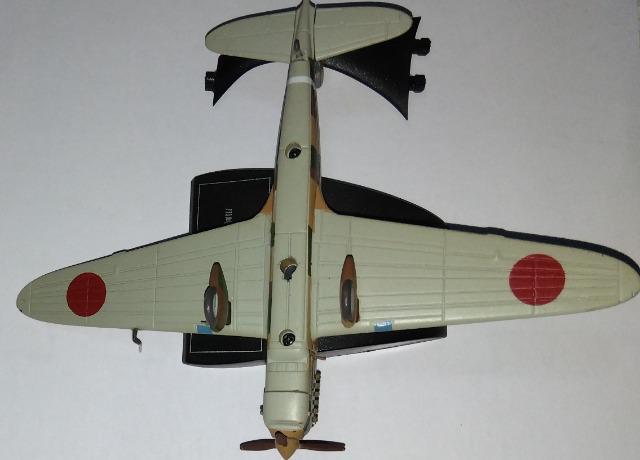98式単軽爆撃機1/100アシェット日本陸海軍機大百科の完成品 < ホビー  98式単軽爆撃機1/100アシェット日本陸海軍機大百科の完成品 < ホビーの
