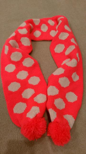 OLD NAVY マフラー オレンジベージュドット柄ボンボン付き < キッズ/ベビー  OLD NAVY マフラー オレンジベージュドット柄ボンボン付き < キッズ/ベビーの