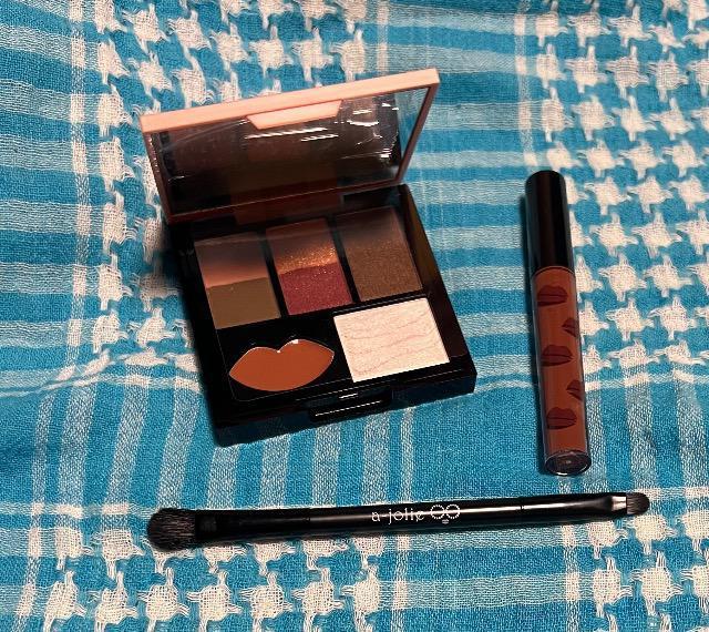 アジョリー コスメセット 未使用 スポンジおつけします。 < 香水/コスメ/ネイル  アジョリー コスメセット 未使用 スポンジおつけします。 < 香水/コスメ/ネイルの