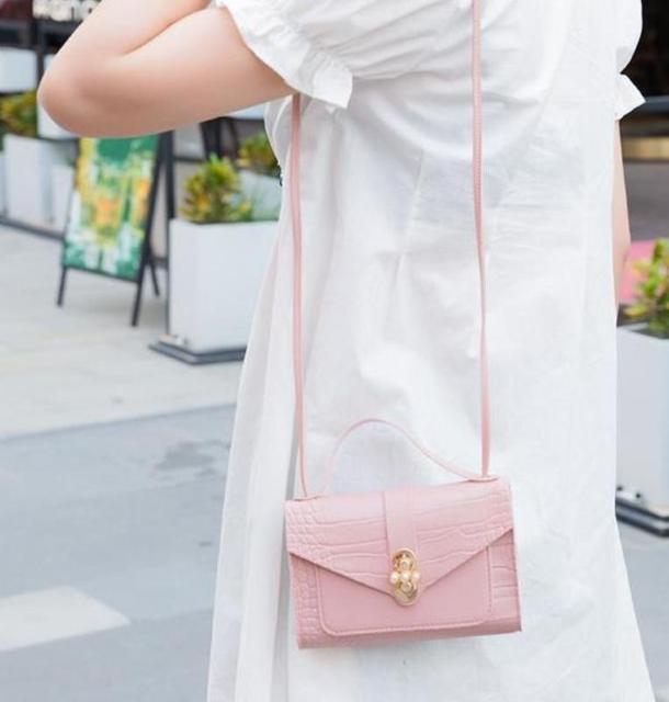 ブラウン◆フェイクレザー ミニ ショルダーバッグ スマホケース < 女性ファッション  ブラウン◆フェイクレザー ミニ ショルダーバッグ スマホケース < 女性ファッションの