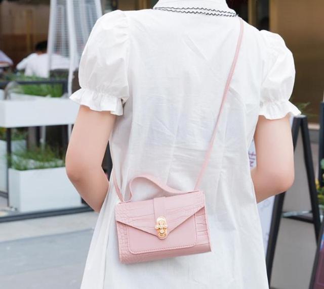 ブラウン◆フェイクレザー ミニ ショルダーバッグ スマホケース < 女性ファッション  ブラウン◆フェイクレザー ミニ ショルダーバッグ スマホケース < 女性ファッションの