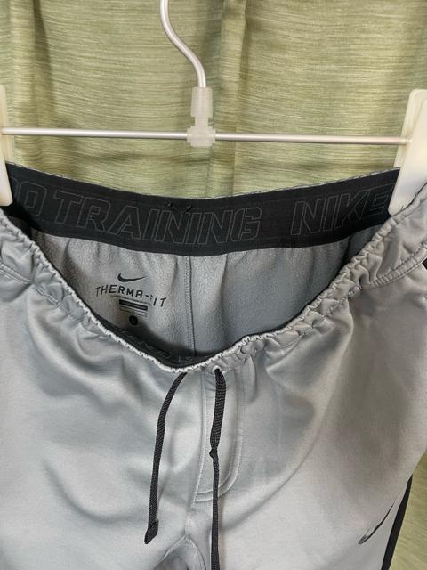 ナイキ NIKE セットアップ 2点セット THERMA-FIT パーカー ジップアップ スェットパンツ 裏起毛 L グレー < ブランド ナイキ NIKE セットアップ 2点セット THERMA-FIT パーカー ジップアップ スェットパンツ 裏起毛 L グレー < ブランドの