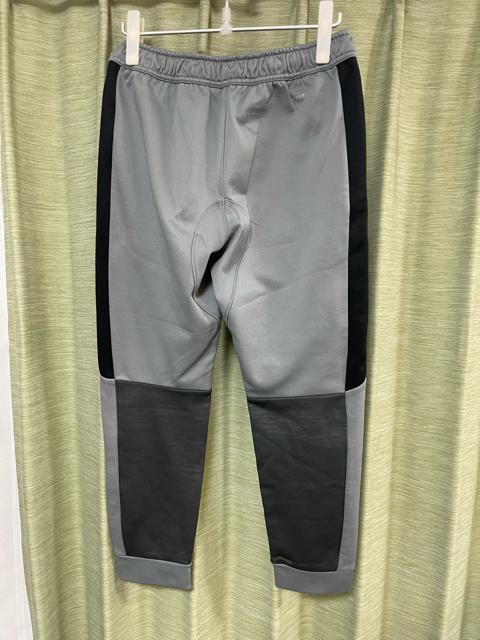 ナイキ NIKE セットアップ 2点セット THERMA-FIT パーカー ジップアップ スェットパンツ 裏起毛 L グレー < ブランド ナイキ NIKE セットアップ 2点セット THERMA-FIT パーカー ジップアップ スェットパンツ 裏起毛 L グレー < ブランドの