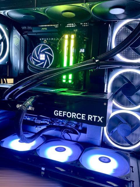 y1zRyzen9 9950X3D RTX4090  PC{/Ӌ@ 