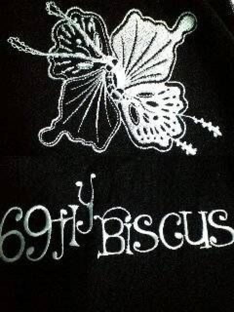 新品TROISOトロワゾ 刺繍ヘンリーネックラグラン5分袖T S < 男性ファッション 新品TROISOトロワゾ 刺繍ヘンリーネックラグラン5分袖T S < 男性ファッションの