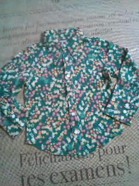 ●BACK ALLEY● グリーンに花柄ロンシャツ 110 < ブランド ●BACK ALLEY● グリーンに花柄ロンシャツ 110 < ブランドの