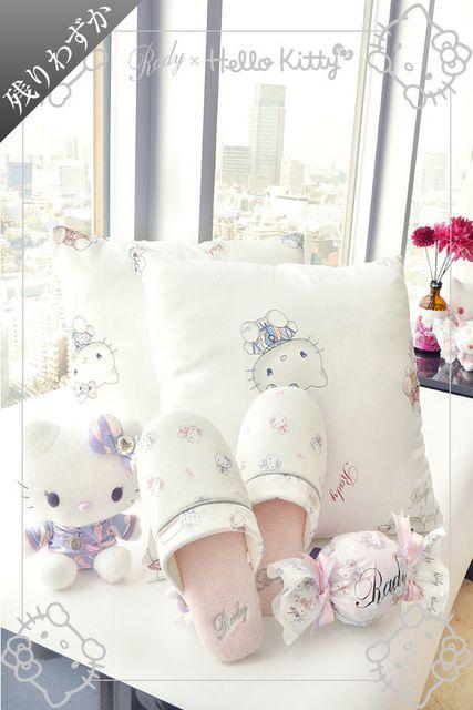 Rady☆Hellokitty☆大人気即完売☆スリッパ☆ホワイト☆新品タグ付き < ブランド Rady☆Hellokitty☆大人気即完売☆スリッパ☆ホワイト☆新品タグ付き < ブランドの