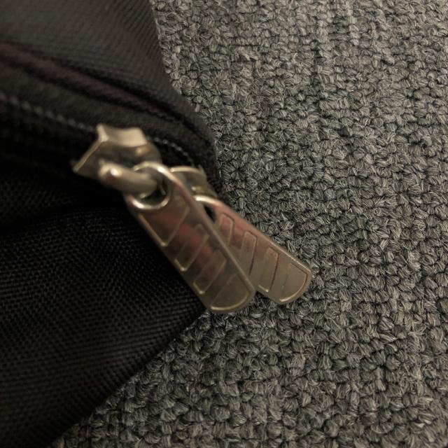 即決 adidas アディダス ボディバッグ ブラック < ブランド  即決 adidas アディダス ボディバッグ ブラック < ブランドの