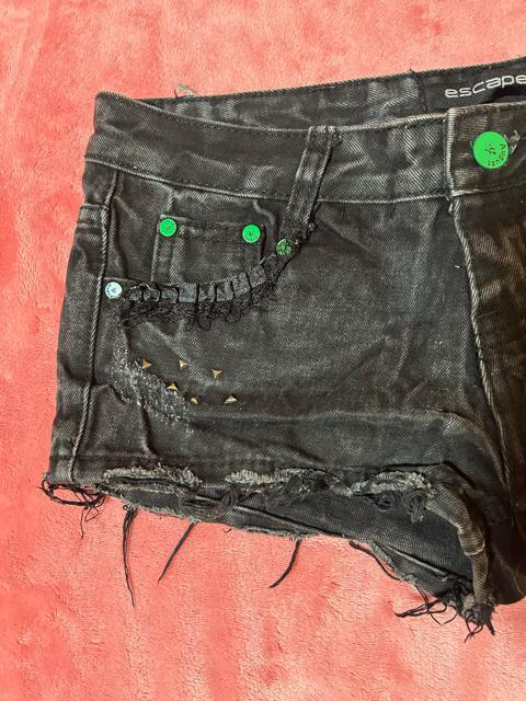 escape ダメージ 裾切りっぱなしローライズブラックデニム マイクロミニショーパン < 女性ファッション  escape ダメージ 裾切りっぱなしローライズブラックデニム マイクロミニショーパン < 女性ファッションの
