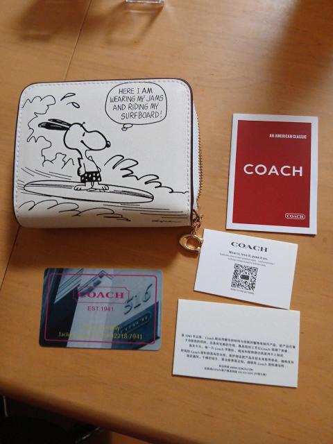 COACH×PEANUTS スヌーピー コラボ 財布 サーフィンデザイン ホワイト系 < ブランド  COACH×PEANUTS スヌーピー コラボ 財布 サーフィンデザイン ホワイト系  < ブランドの