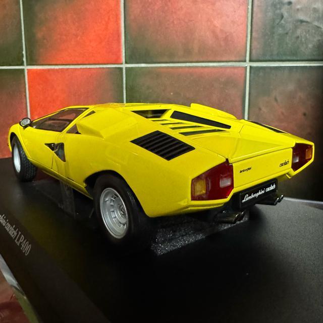 ��Ŗ��W���i ���� 1/18 �����{���M�[�j �J�E���^�b�N LP400 �C�G���[ �� �z�r�[�� 