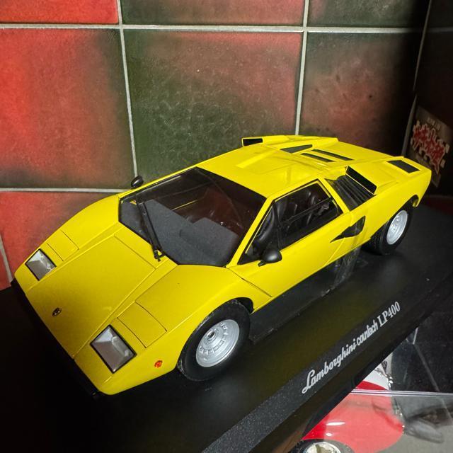 ��Ŗ��W���i ���� 1/18 �����{���M�[�j �J�E���^�b�N LP400 �C�G���[ �� �z�r�[�� 