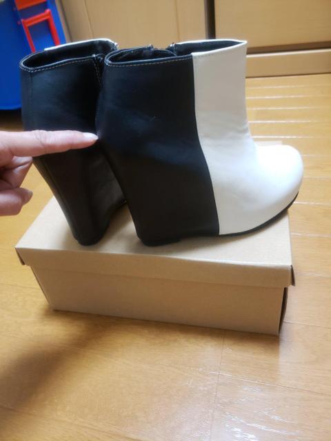 ☆新品同様☆バイカラーインヒールブーティー☆S < 女性ファッション ☆新品同様☆バイカラーインヒールブーティー☆S < 女性ファッションの