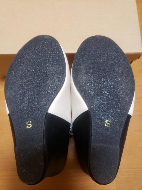 ☆新品同様☆バイカラーインヒールブーティー☆S < 女性ファッション ☆新品同様☆バイカラーインヒールブーティー☆S < 女性ファッションの