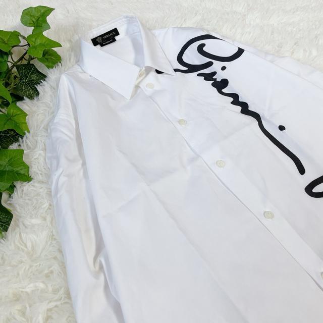 美品 ヴェルサーチ ロゴ入長袖シャツ Yシャツ カジュアル 白 38 < 男性ファッション 美品 ヴェルサーチ ロゴ入長袖シャツ Yシャツ カジュアル 白 38 < 男性ファッションの