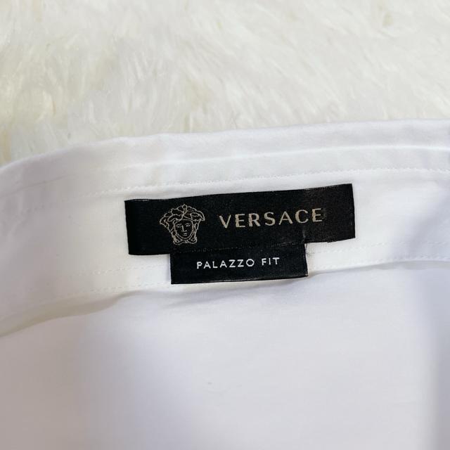 美品 ヴェルサーチ ロゴ入長袖シャツ Yシャツ カジュアル 白 38 < 男性ファッション 美品 ヴェルサーチ ロゴ入長袖シャツ Yシャツ カジュアル 白 38 < 男性ファッションの