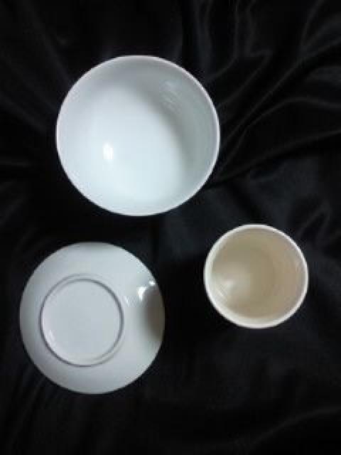 牛丼 吉野家 限定 お店 食器 デザイン お茶碗 湯呑み 小皿 セット 箱 < ホビー  牛丼 吉野家 限定 お店 食器 デザイン お茶碗 湯呑み 小皿 セット 箱 < ホビーの