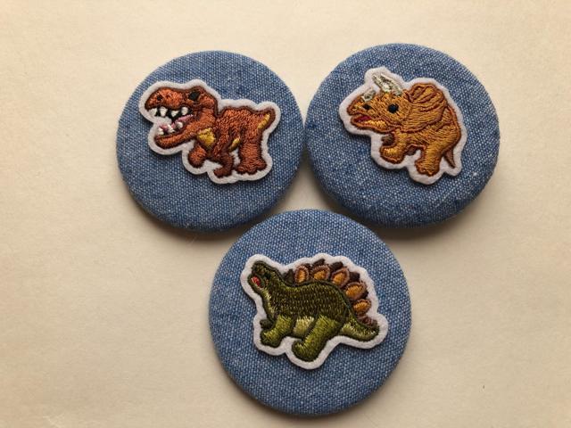 ハンドメイド 缶バッジ 恐竜 保育園 幼稚園 入園準備 プレゼント < 女性ファッション  ハンドメイド 缶バッジ 恐竜 保育園 幼稚園 入園準備 プレゼント < 女性ファッションの
