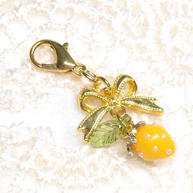 ハンドメイド☆ファスナーチャーム☆小粒苺☆黄色 < 女性ファッション ハンドメイド☆ファスナーチャーム☆小粒苺☆黄色 < 女性ファッションの