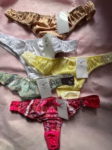 5Lサイズ!5枚セット!光沢ツルツル素材!シフォン使い!高貴品格!色とりどり!エレガント!Tバックショーツ!No.花 < 女性ファッション 5Lサイズ!5枚セット!光沢ツルツル素材!シフォン使い!高貴品格!色とりどり!エレガント!Tバックショーツ!No.花 < 女性ファッションの