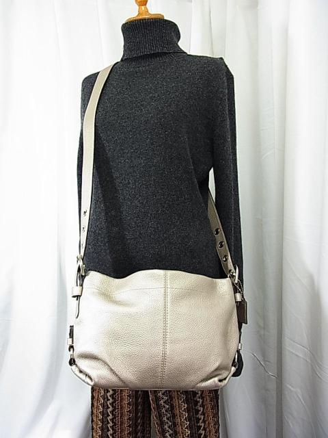 ★正規品 美品 COACH コーチ レザー ショルダーバッグ F15065 メタリックシルバー < ブランド ★正規品 美品 COACH コーチ レザー ショルダーバッグ F15065 メタリックシルバー < ブランドの