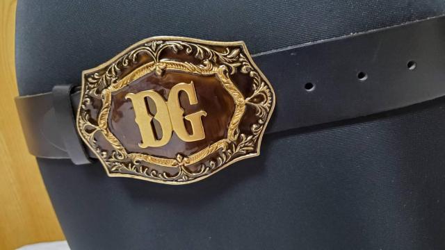 正規美 シーズン限定 ドルチェ&ガッバーナ アンティークDGロゴバックル レザーベルト 黒 85 ラグジュアリー金具 < ブランド  正規美 シーズン限定 ドルチェ&ガッバーナ アンティークDGロゴバックル レザーベルト 黒 85 ラグジュアリー金具 < ブランドの