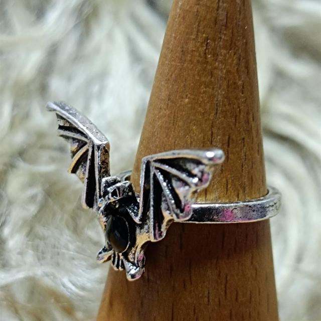 新品★羽を広げたコウモリリング/13号 < 女性アクセサリー/時計  新品★羽を広げたコウモリリング/13号 < 女性アクセサリー/時計の