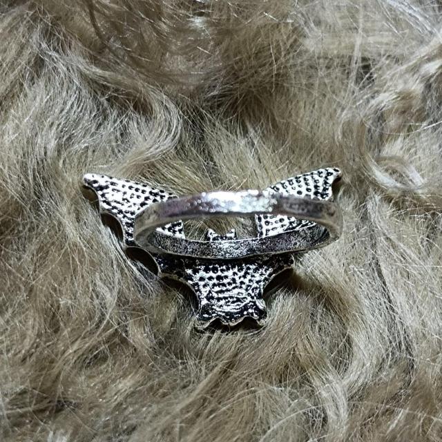 新品★羽を広げたコウモリリング/13号 < 女性アクセサリー/時計  新品★羽を広げたコウモリリング/13号 < 女性アクセサリー/時計の
