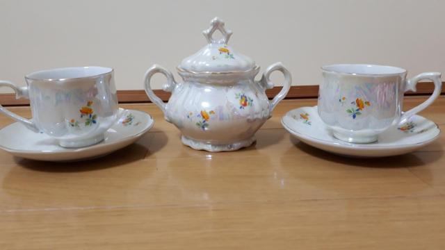 新品 パールが綺麗なティーカップ、お皿、シュガーポットセット < インテリア/ライフ  新品 パールが綺麗なティーカップ、お皿、シュガーポットセット  < インテリア/ライフの