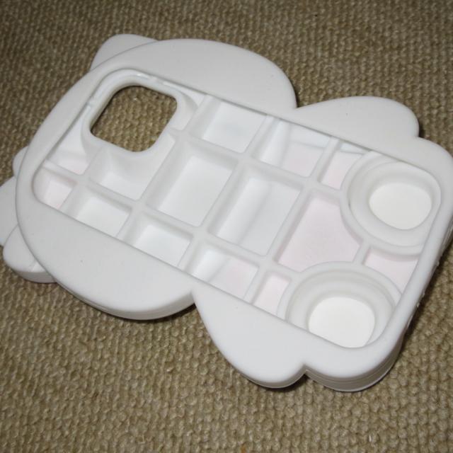 未使用☆ハローキティ*iPhone12/12pro用シリコンケース*スタンド式 < 家電/AV 未使用☆ハローキティ*iPhone12/12pro用シリコンケース*スタンド式 < 家電/AVの