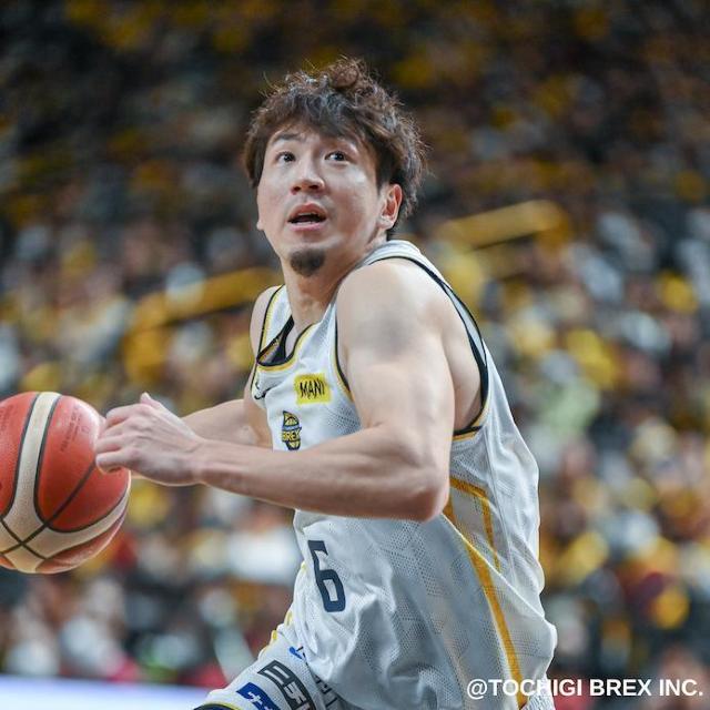 #6 比江島 慎選手 2025-26シーズン ユニフォーム上下セット(AWAY)(着用・直筆サイン入り) < レジャー/スポーツ #6 比江島 慎選手 2025-26シーズン ユニフォーム上下セット(AWAY)(着用・直筆サイン入り) < レジャー/スポーツの