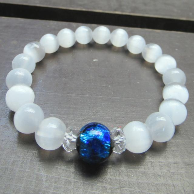 蓄光*ホタルガラスxホワイトキャッツアイブレスレット < 女性アクセサリー/時計 蓄光*ホタルガラスxホワイトキャッツアイブレスレット < 女性アクセサリー/時計の