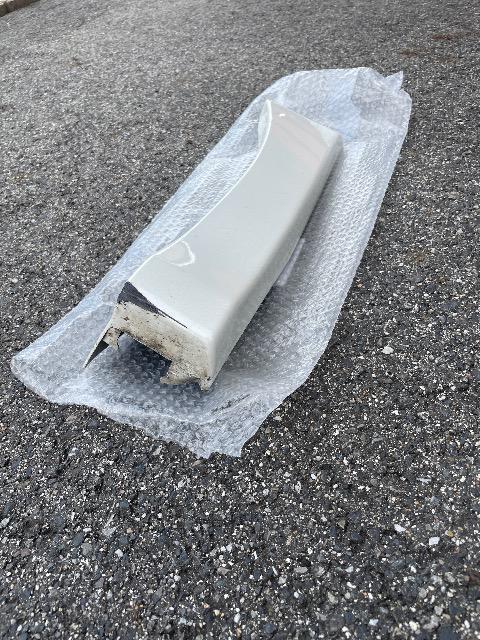 ノア/ヴォクシー/ハイブリッド ZRR80W/ZRR85W ZWR80W左前フェンダープロテクターモール < 自動車/バイク ノア/ヴォクシー/ハイブリッド ZRR80W/ZRR85W ZWR80W左前フェンダープロテクターモール < 自動車/バイク