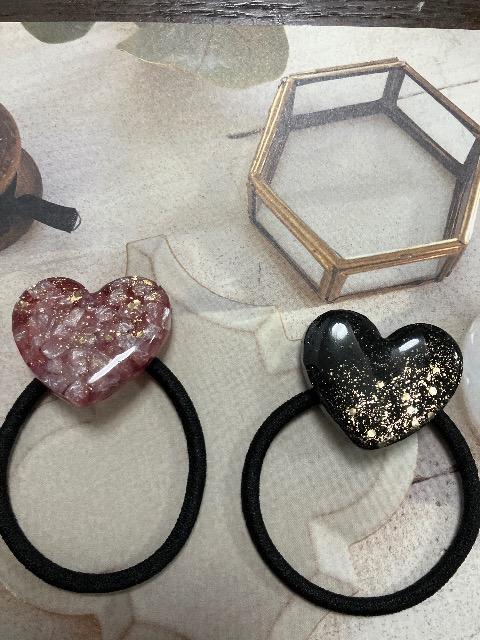 ハンドメイド レジン ハート ヘアゴム 2点セット < 女性ファッション  ハンドメイド レジン ハート ヘアゴム 2点セット  < 女性ファッションの