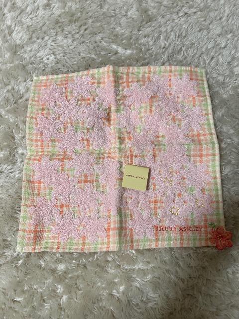 Vi^OtLAURA ASHLEY^InJ`&VV&AuP[X& FINDERS