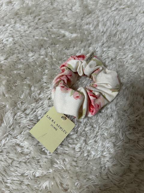 Vi^OtLAURA ASHLEY^InJ`&VV&AuP[X& FINDERS