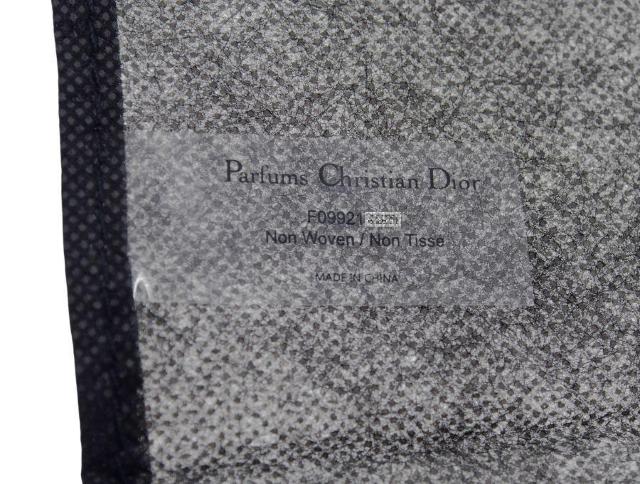 ディオール バックステージ エプロン 化粧 メイクケープ 不織布 ふちどり Parfums Christian Dior【正規品】 < ブランド ディオール バックステージ エプロン 化粧 メイクケープ 不織布 ふちどり Parfums Christian Dior【正規品】 < ブランドの