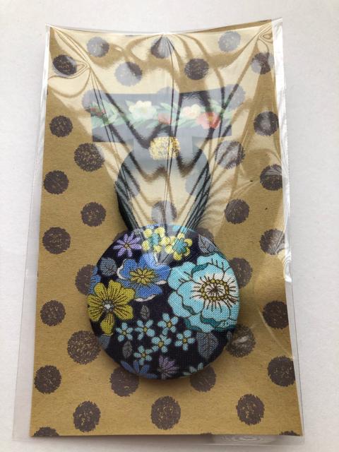 ハンドメイド ヘアゴム 特大 くるみボタン ブルーのお花♪ 青 < 女性ファッション  ハンドメイド ヘアゴム 特大 くるみボタン ブルーのお花♪ 青  < 女性ファッションの