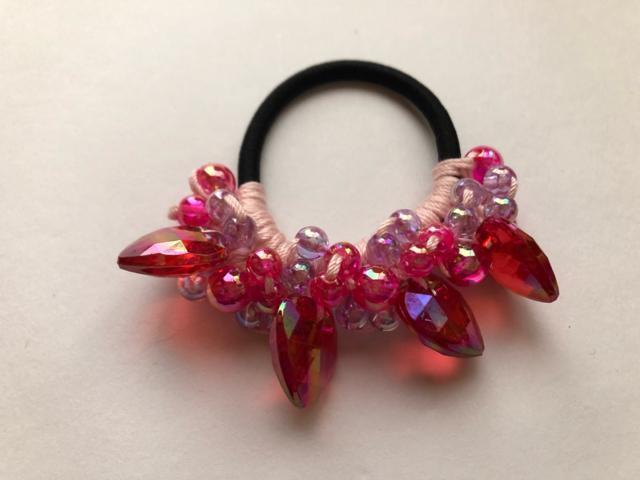 ハンドメイド ヘアゴム  キラキラビーズ 盛り盛り♪ 真っ赤な大きめハート < 女性ファッション  ハンドメイド ヘアゴム  キラキラビーズ 盛り盛り♪ 真っ赤な大きめハート < 女性ファッションの