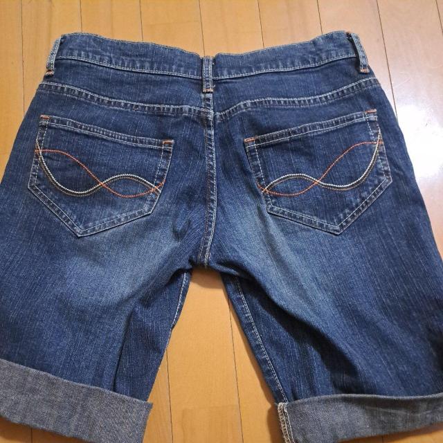 デニムの膝上パンツ < 女性ファッション  デニムの膝上パンツ < 女性ファッションの