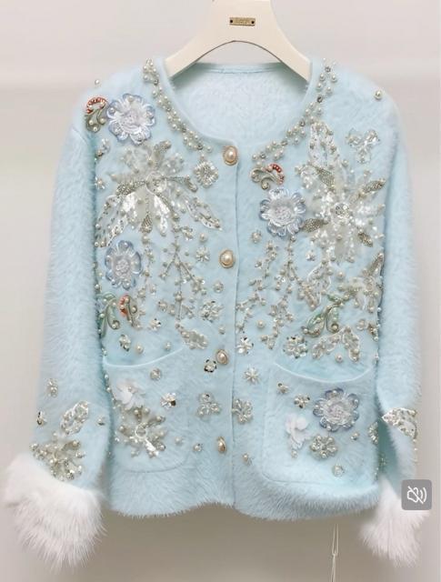 パール刺繍 ファー袖装飾 ニットカーディガン ライトブルー新品ビジュー装飾ゴージャス日常可 < 女性ファッション パール刺繍 ファー袖装飾 ニットカーディガン ライトブルー新品ビジュー装飾ゴージャス日常可 < 女性ファッションの