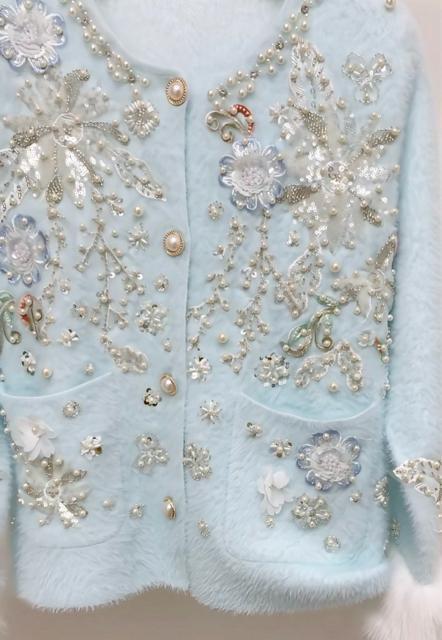 パール刺繍 ファー袖装飾 ニットカーディガン ライトブルー新品ビジュー装飾ゴージャス日常可 < 女性ファッション パール刺繍 ファー袖装飾 ニットカーディガン ライトブルー新品ビジュー装飾ゴージャス日常可 < 女性ファッションの