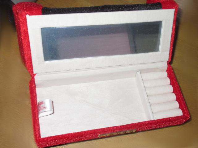 未使用☆ハローキティ*ソファ型ジュエリーボックス(レッド) < おもちゃ  未使用☆ハローキティ*ソファ型ジュエリーボックス(レッド) < おもちゃの