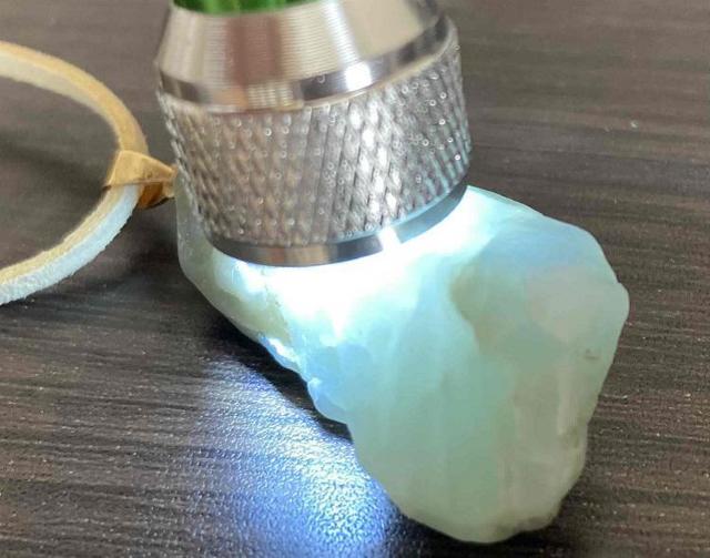 9,000円スタート!阿波(徳島)で採取した美しい瑪瑙原石のペンダント < 女性ファッション  9,000円スタート!阿波(徳島)で採取した美しい瑪瑙原石のペンダント < 女性ファッションの