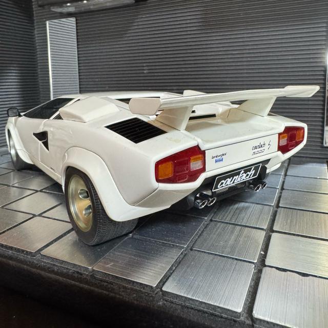 絶版オートアート1/18 ランボルギーニ カウンタックLP5000S(ケース付) < ホビー  絶版オートアート1/18 ランボルギーニ カウンタックLP5000S(ケース付) < ホビーの